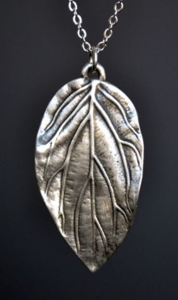 Elf Single Leaf Necklace